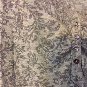 Grey floral H&M maternity top. Show off that bump!